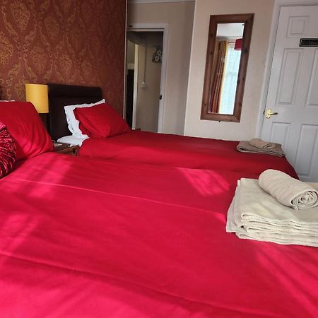 Twin Palms Guesthouse Great Yarmouth Exterior photo