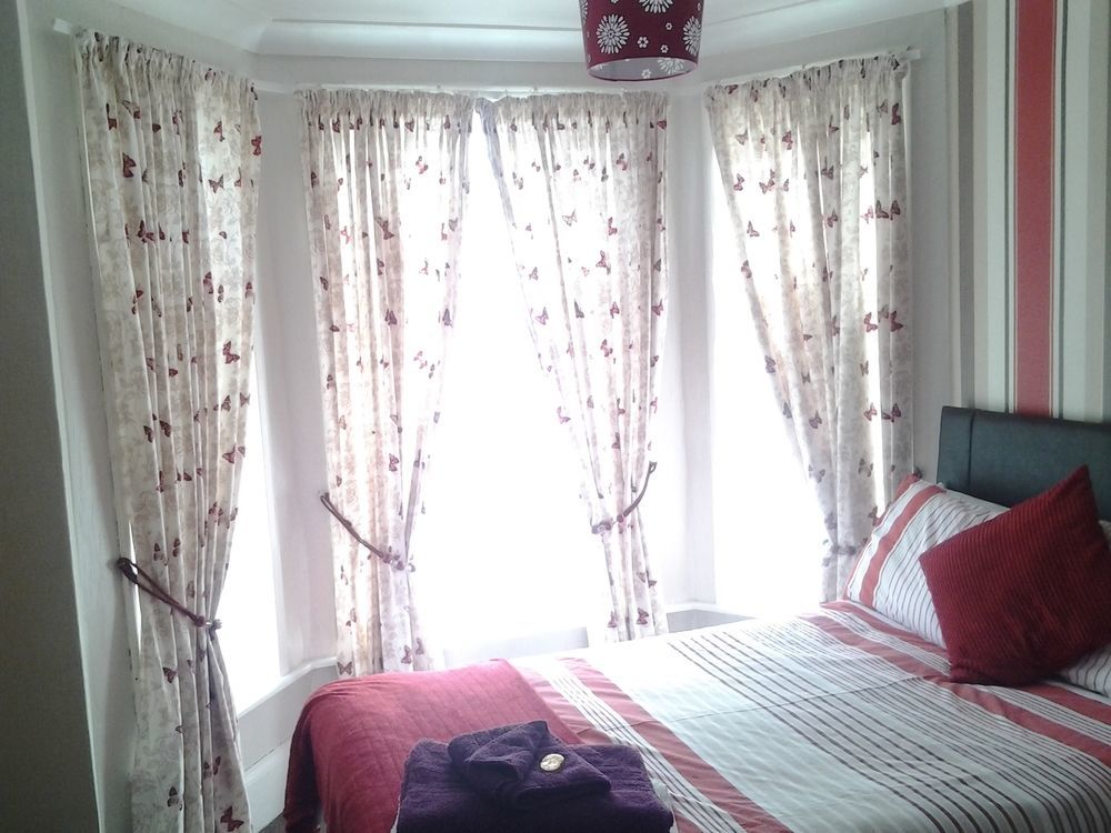 Twin Palms Guesthouse Great Yarmouth Exterior photo