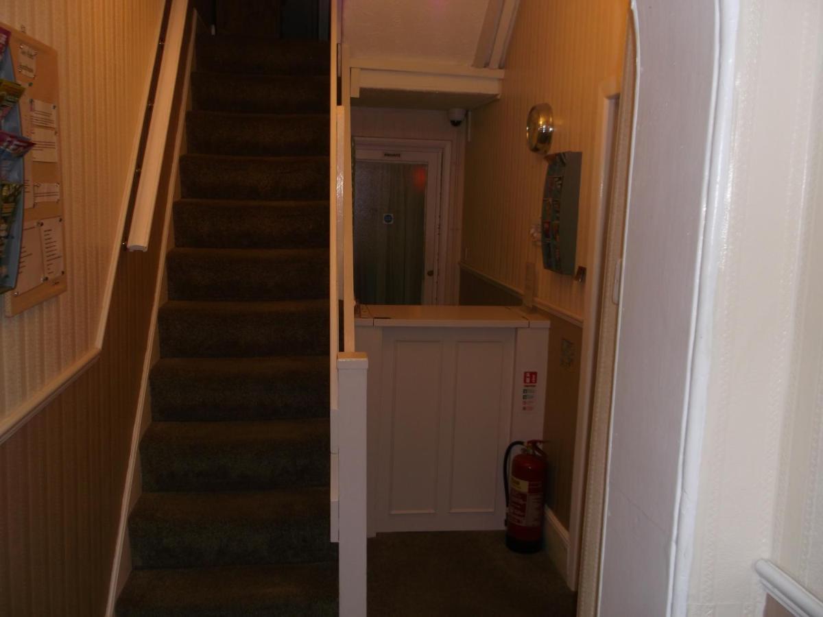 Twin Palms Guesthouse Great Yarmouth Exterior photo